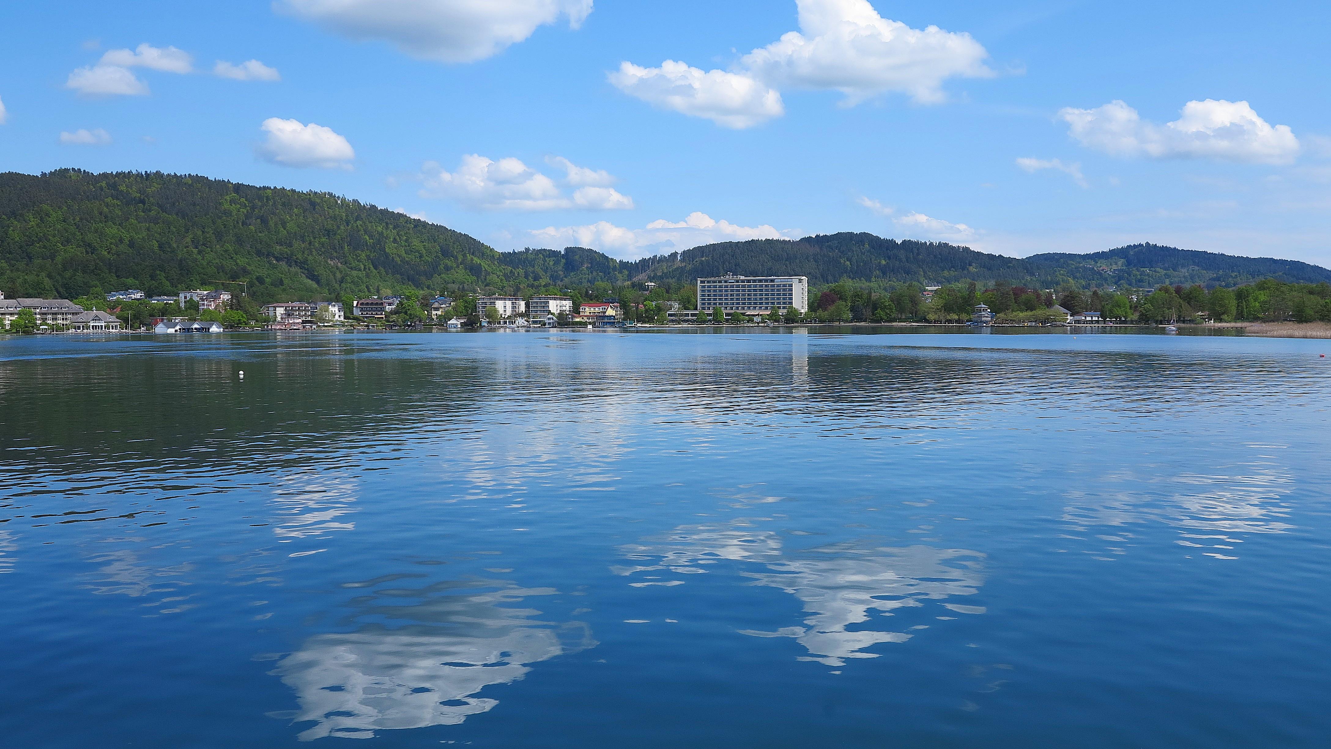 Das größte Hotel am ganzen See. Das größte Hotel am ganzen See.