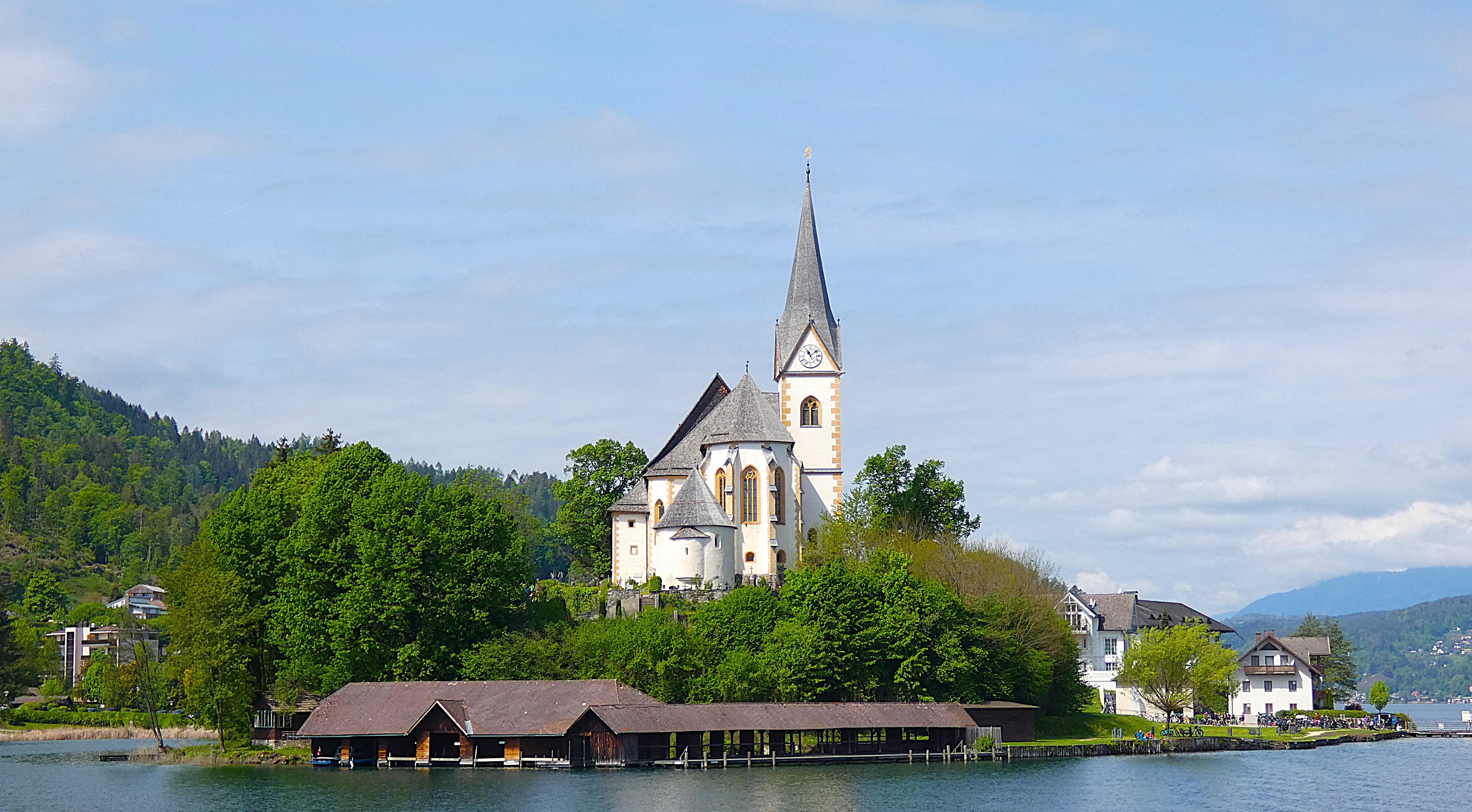 Die Sommerkirche auf der Halbinsel Maria Wörth. Die Sommerkirche auf der Halbinsel Maria Wörth.