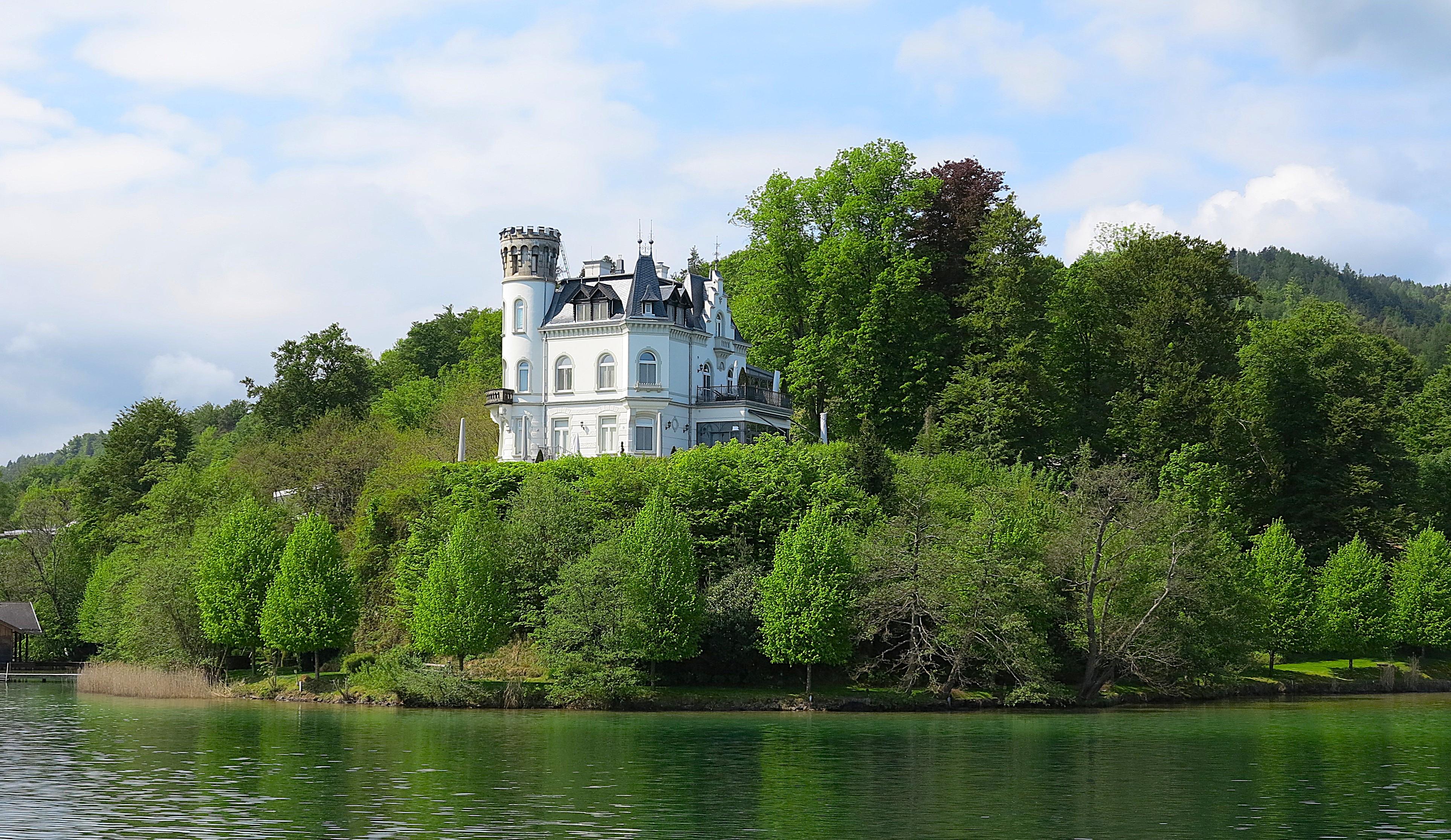 Schloss Reifnitz am See. Schloss Reifnitz am See.