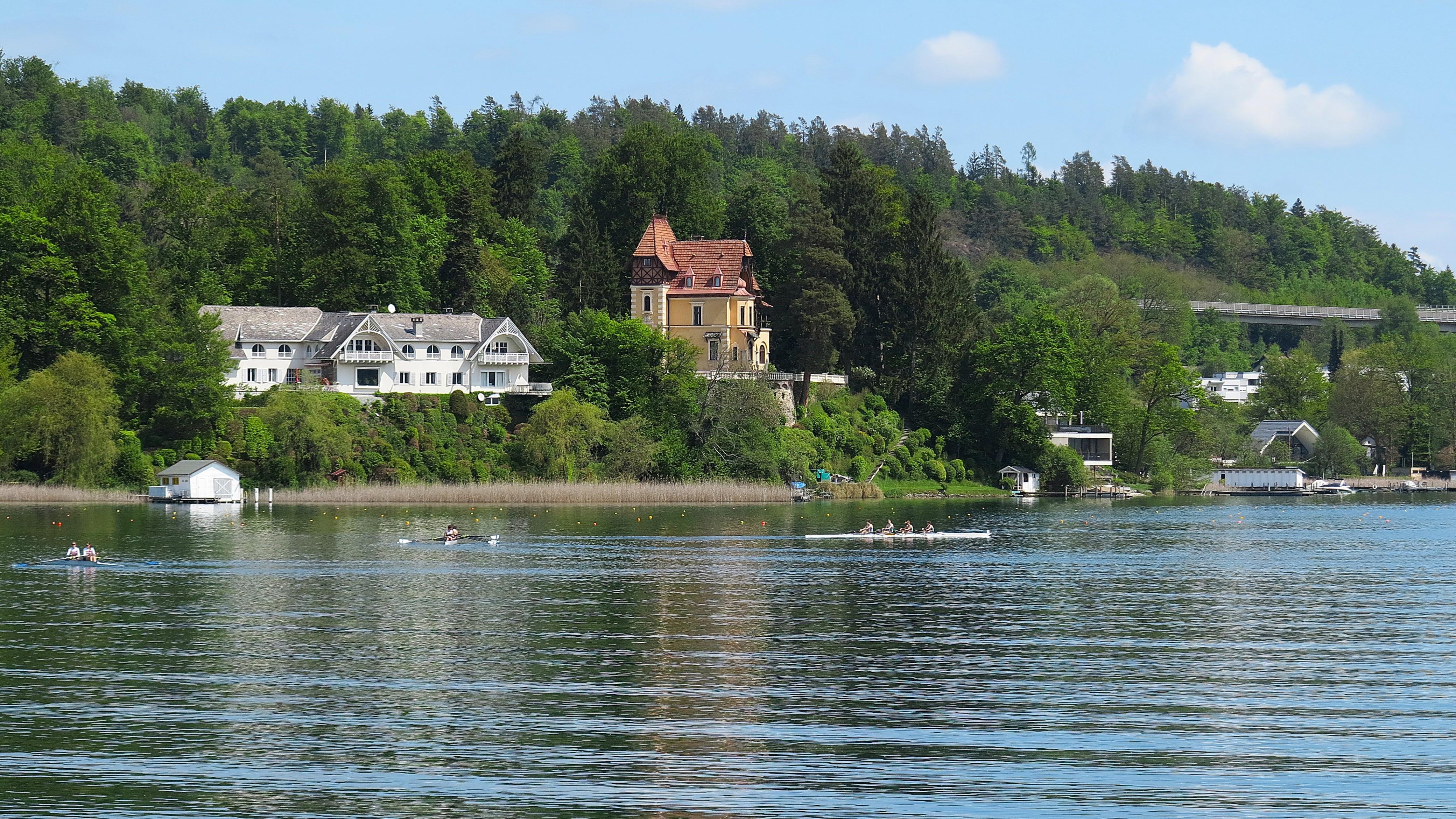 Krumpendorf bei Klagenfurt. Krumpendorf bei Klagenfurt.