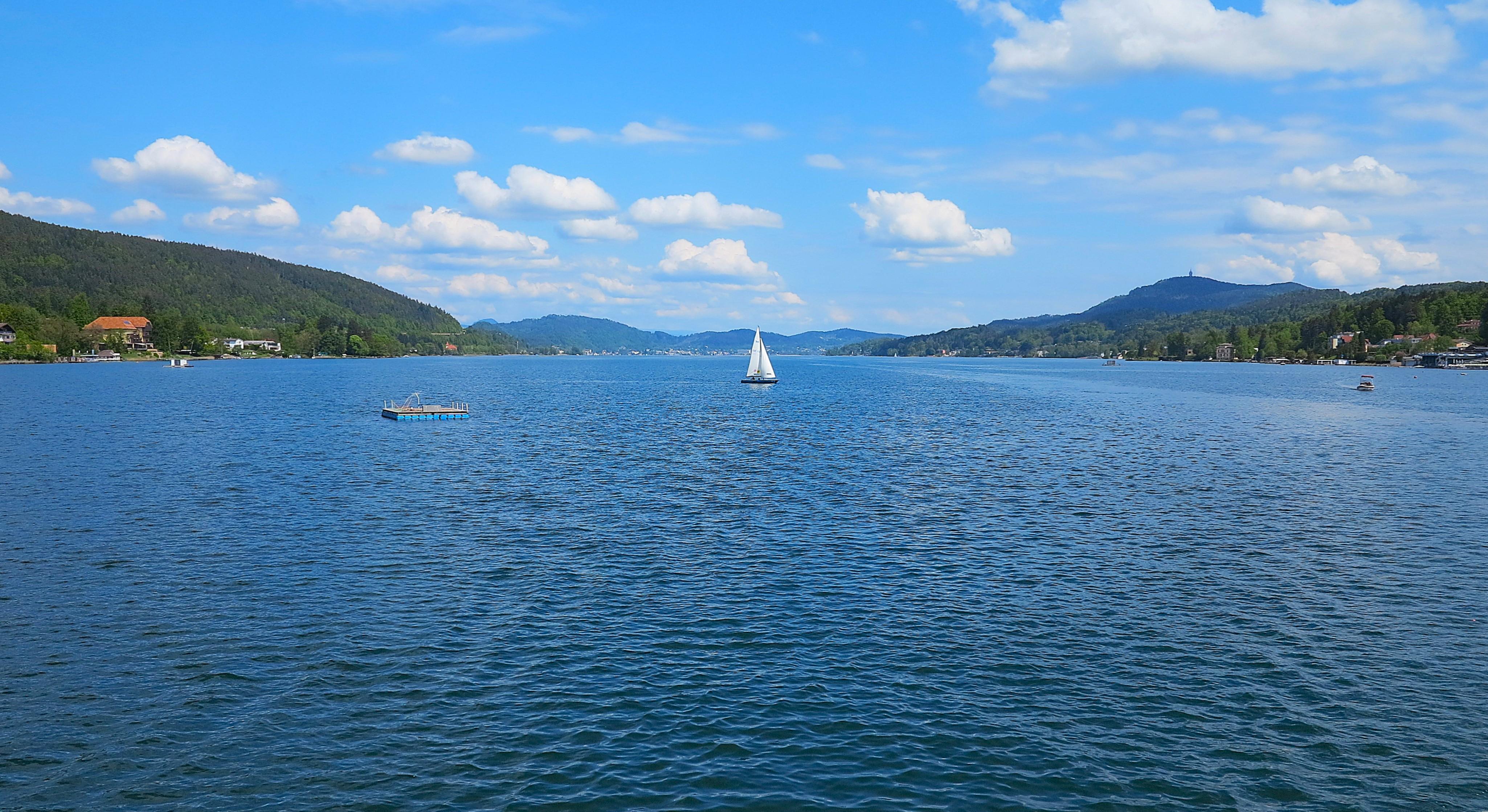 Traumhafter Blick auf den See Richtung Klagenfurt Traumhafter Blick auf den See Richtung Klagenfurt