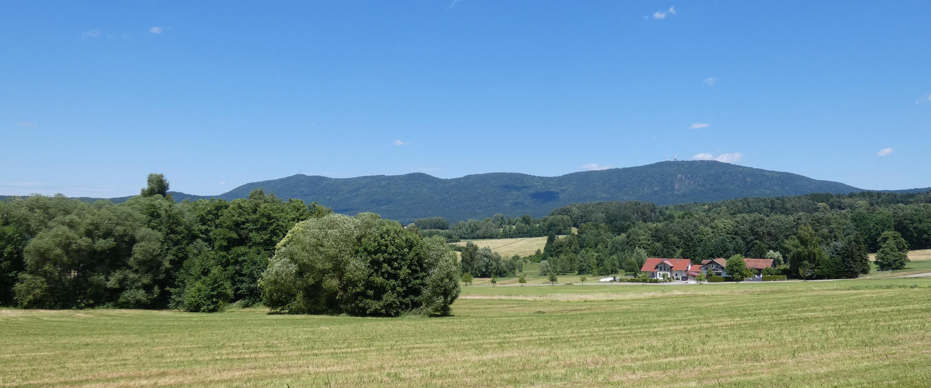 Blick in die Landschaft oberhalb unseres Hotels.