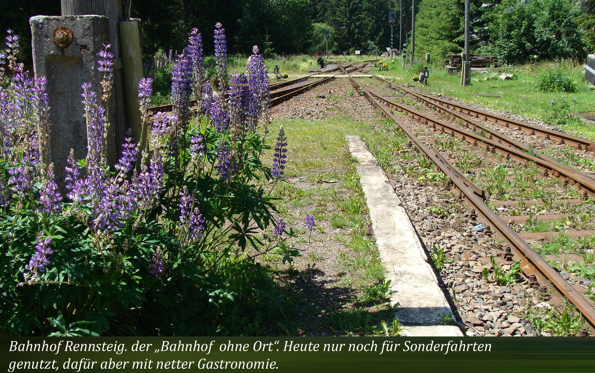 Bahnhof Rennsteig. der „Bahnhof  ohne Ort“. Heute nur noch für Sonderfahrten genutzt, dafür aber mit netter Gastronomie.
