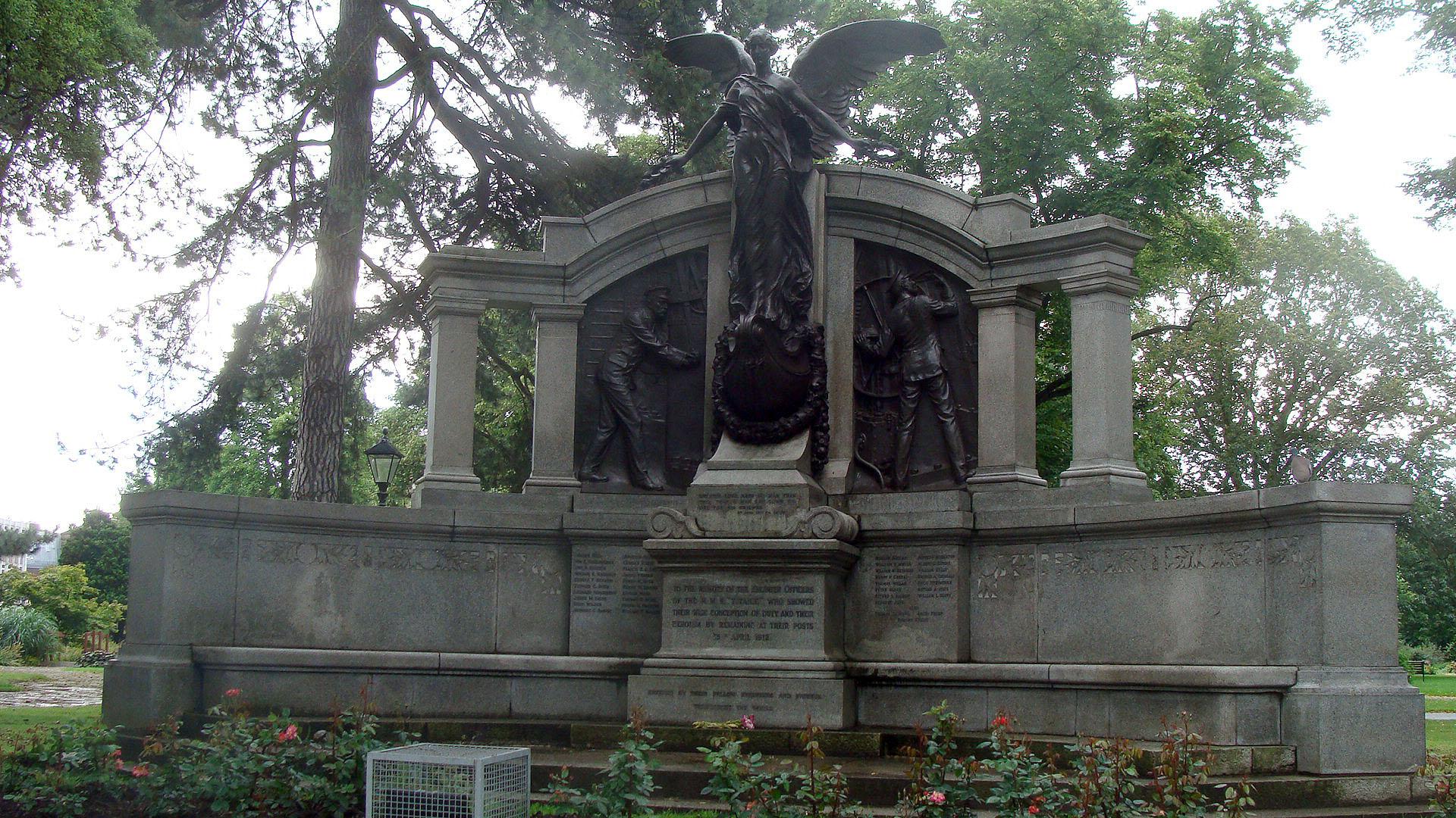 Das einzige Denkmal für die toten Maschinisten der Titanic in Southampton.