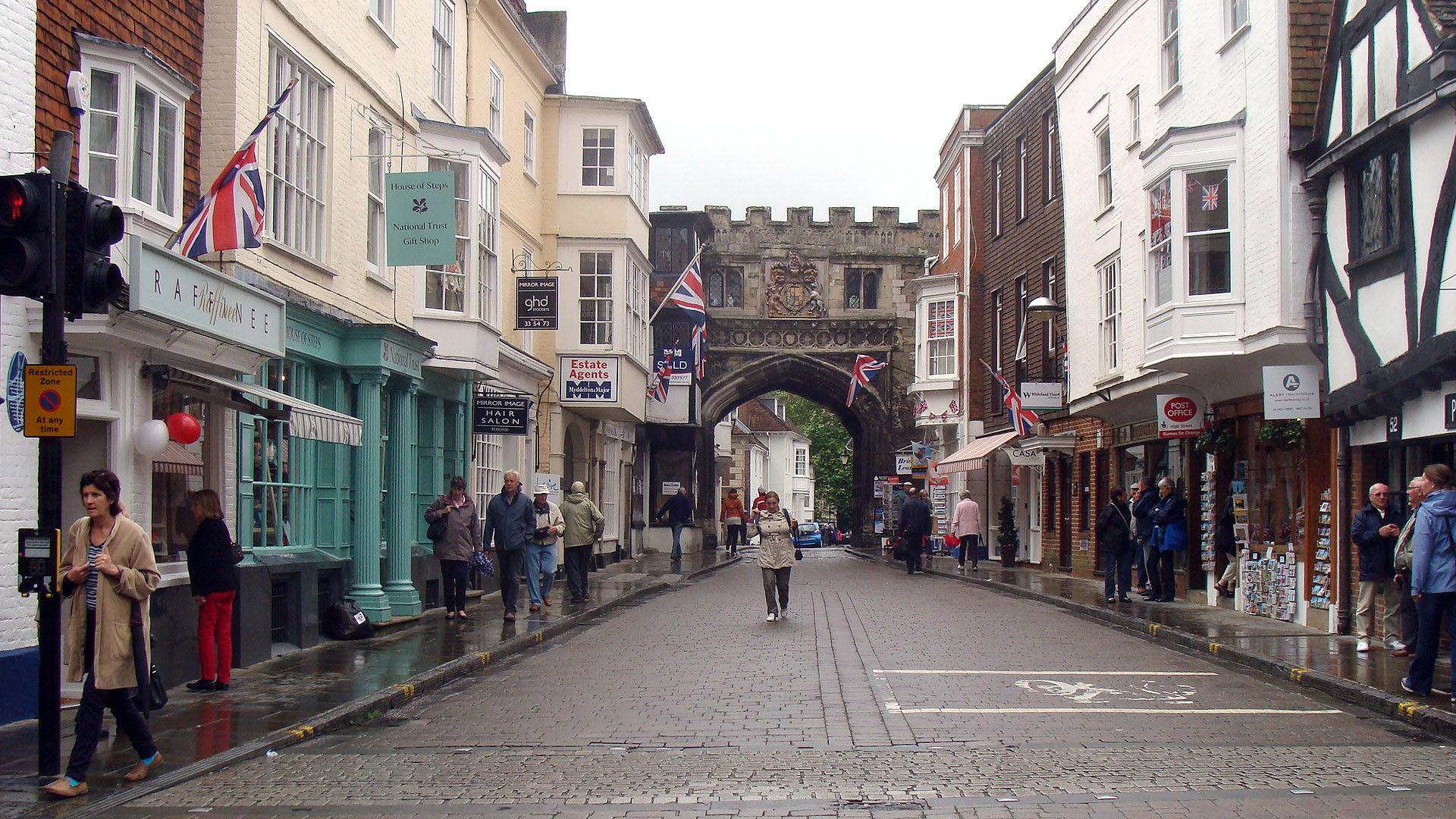 Typisches englisches Altstadtgässchen in Salisbury.