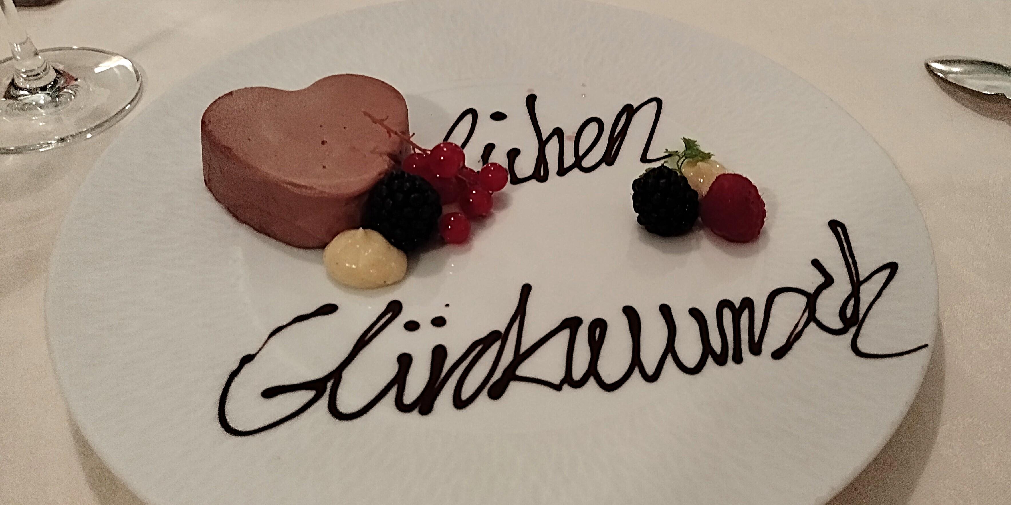 Herzlichen Glückwunsch.